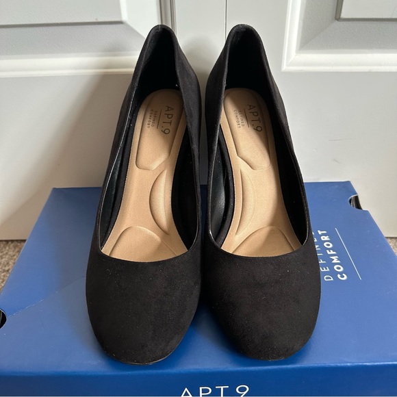 Apt. 9 Faux Suede Black Chunky Heels - Picture 3 of 6